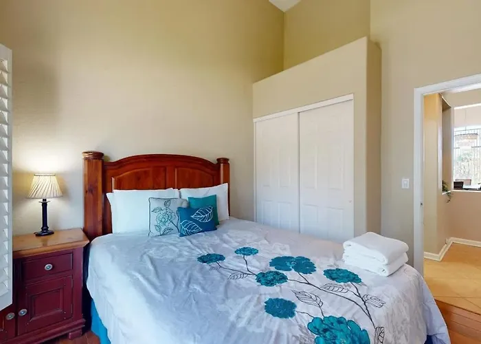 Sleeps 10 Heated Pool Putt Putt Dogs Welcome Holiday home Chandler