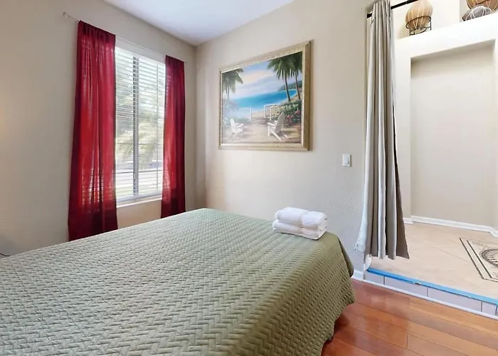 Sleeps 10 Heated Pool Putt Putt Dogs Welcome Holiday home Chandler