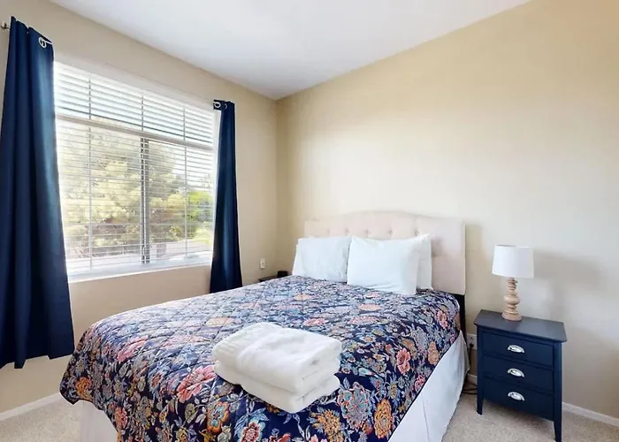 Sleeps 10 Heated Pool Putt Putt Dogs Welcome Holiday home *